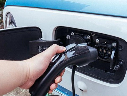 Comparing Onboard Chargers and Home Charging Stations for New Energy Vehicles